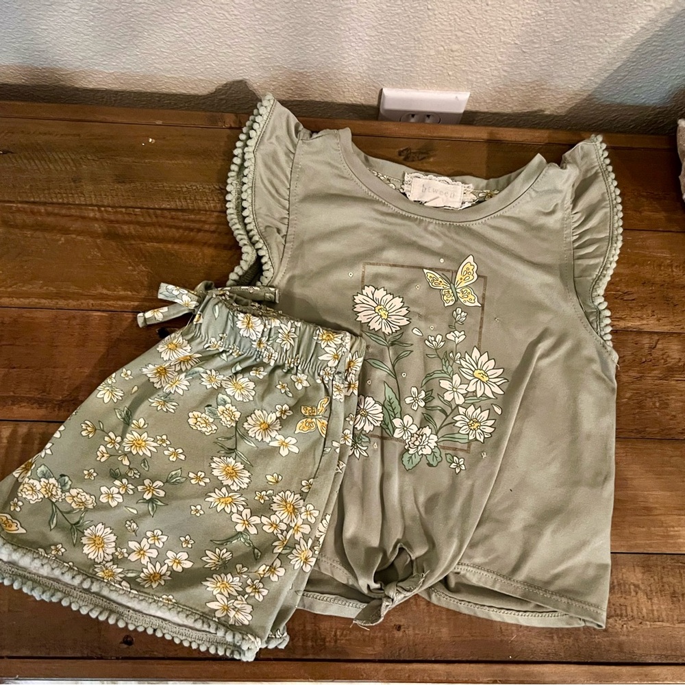 Cute Girls Spring Shorts and Tank Outfit Floral and Butterfly